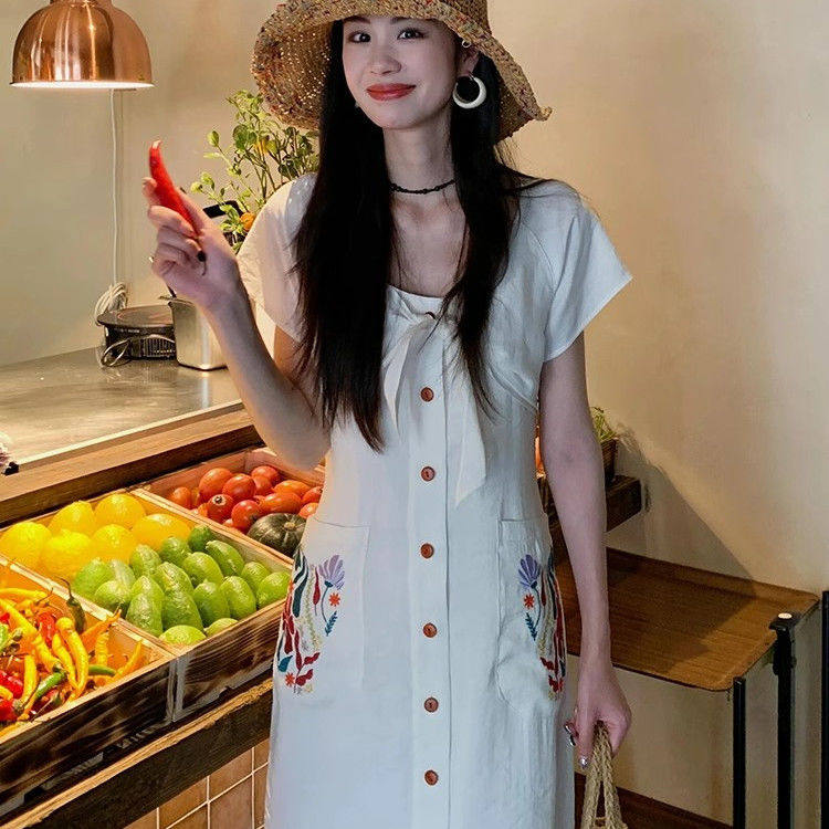 夏日氛围感小裙子法式海边度假简单大方的白色连衣裙子女2025新款