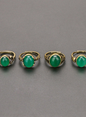 古铜色复古戒指：镶嵌绿玛瑙