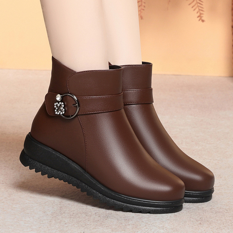 妈妈棉鞋女秋冬中年百搭软底短靴皮鞋加绒靴子中老年女鞋