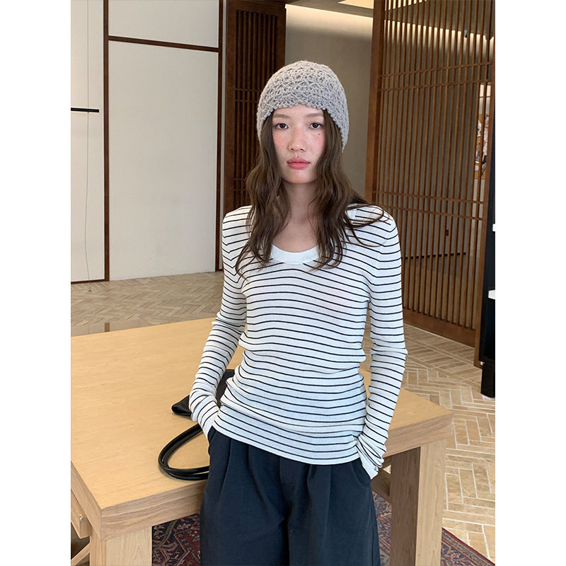 THE MIND羊毛条纹打底针织衫女2025秋冬圆领显瘦百搭长袖T恤