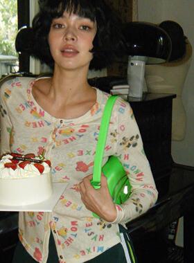 Bettychow 黄油色中古棉质涂鸦打底衫趣味时髦显瘦小众圆领上衣