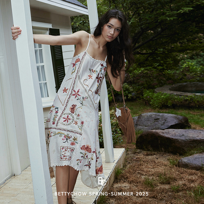 黄油色刺绣钉珠棉质连衣裙