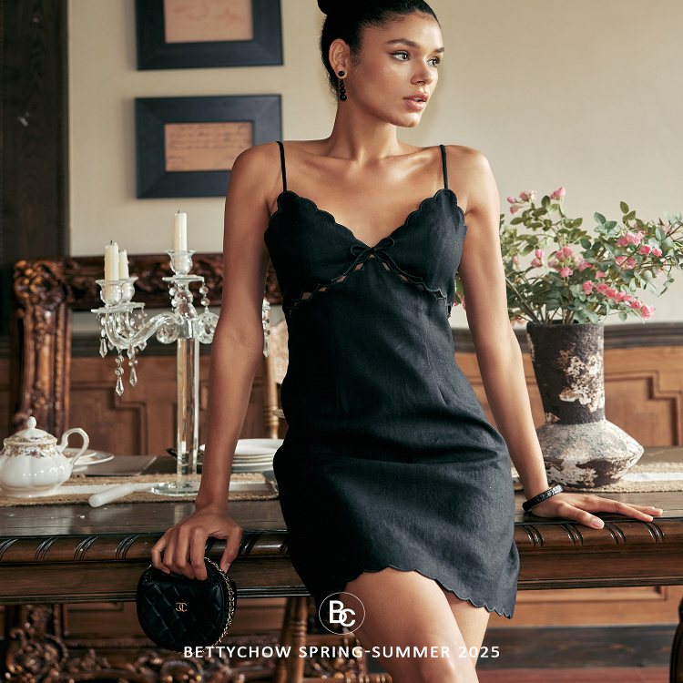 亚麻白色镂空吊带连衣裙