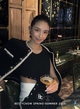 小香风黑色条绒金扣花边外套