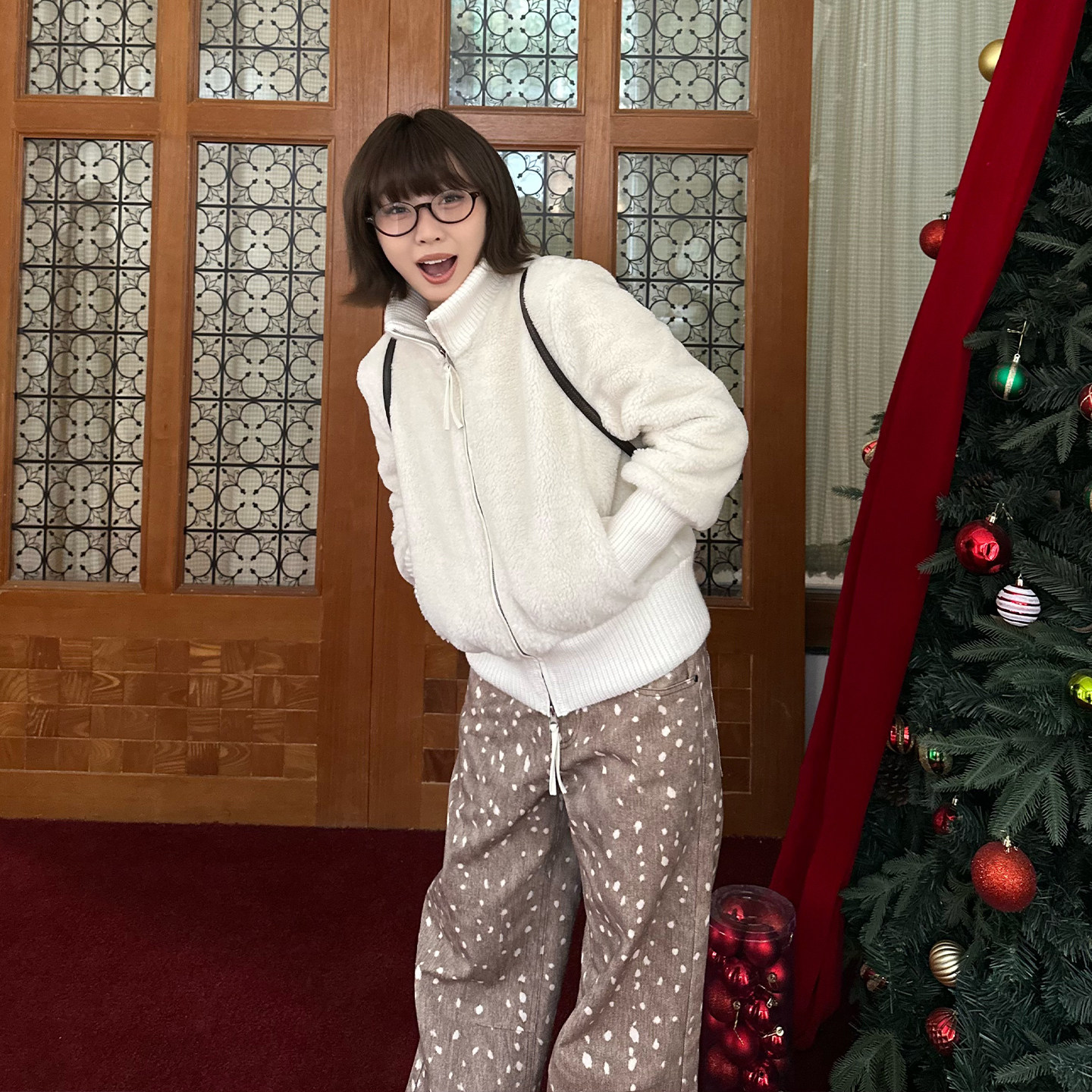 Our2【毛茸茸小奶糕】2025时尚保暖秋冬翻领慵懒感毛绒外套短上衣,女装/女士精品,毛呢外套,淘宝优惠券,粉丝福利购,淘宝优惠卷