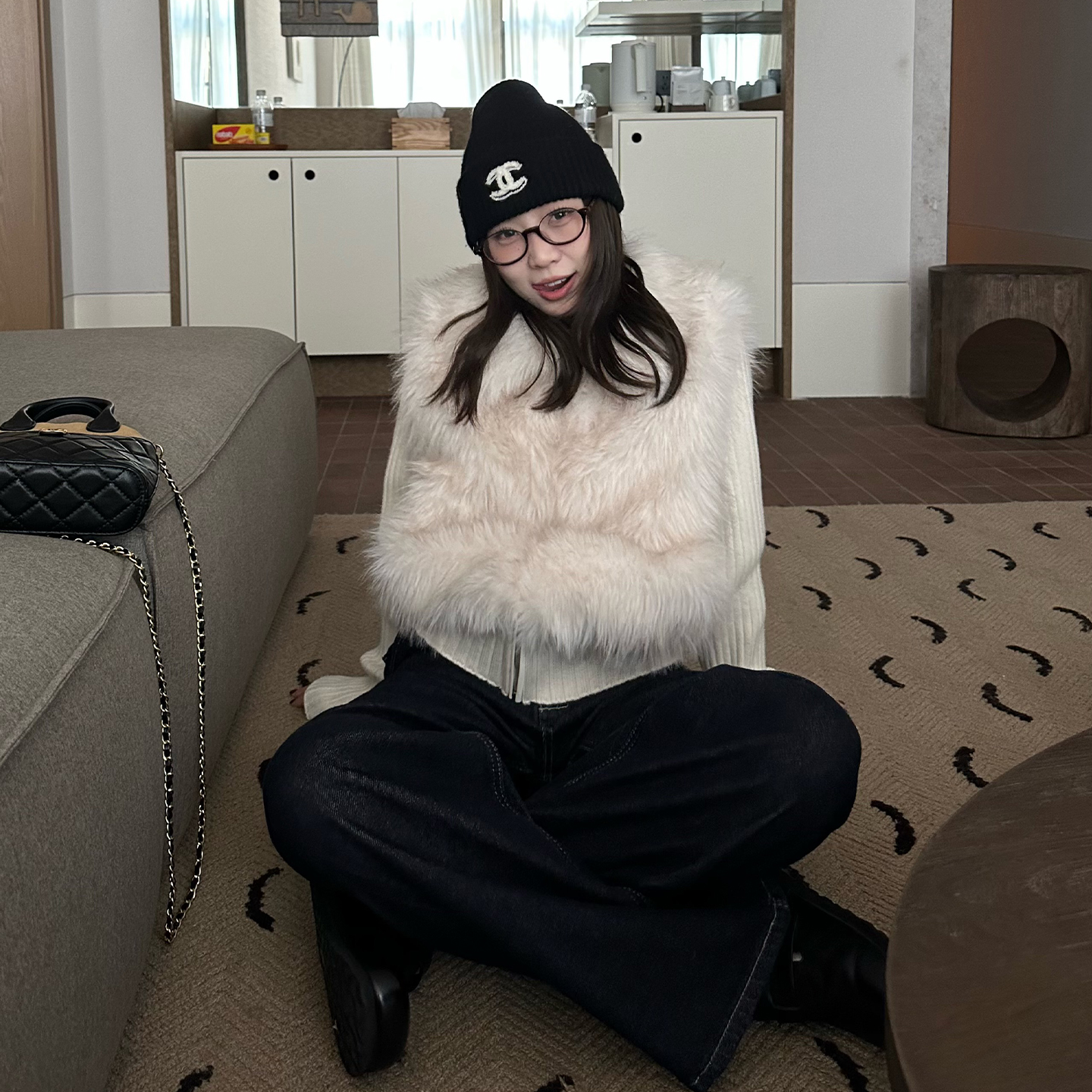 Our2【氛围感毛毛】2025时尚秋冬设计款拼接针织毛毛一体外套上衣