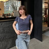 Our2辣妹修身 纽扣印花t恤洋气紧身小衫 碎花正肩上衣女新款 韩版