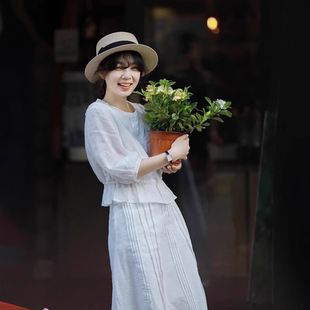 2025春夏新款气质高级感奶系穿搭小个子白色棉麻连衣裙两件套装女