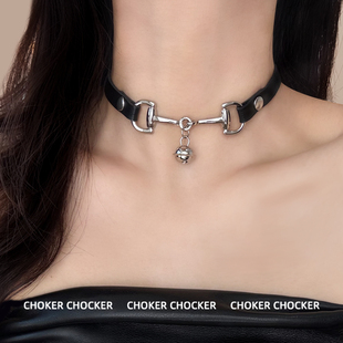 choker百搭黑色皮质项圈铃铛颈链短款小众颈带锁骨链甜酷chocker
