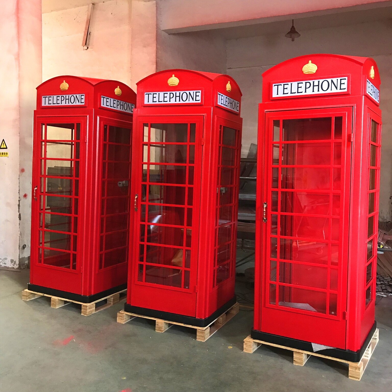 黄色英伦英式网红红色电话亭出口公用酒吧欧式风格网红岗亭制作厂