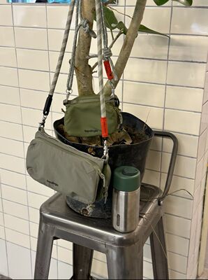 topologie斜挎包水壶包潮牌休闲运动轻便登山小包男女爬山黑色