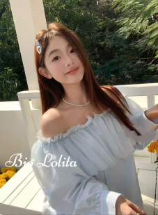 胖mm微胖一字领露肩荷叶边度假显瘦衬衫 大码 女200斤 心玉点点