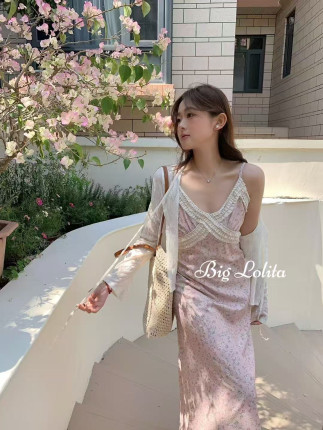 【花间小调】大萝莉大码胖mm法式旅游复古碎花吊带连衣裙女200斤