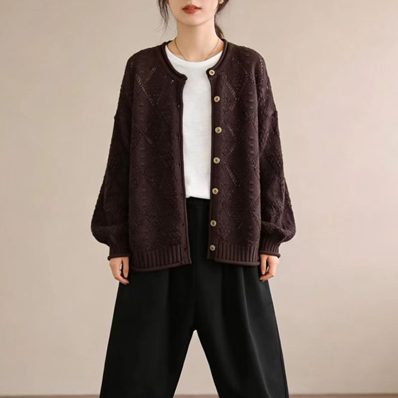 咖啡色开衫纽扣外套V领菱形镂空