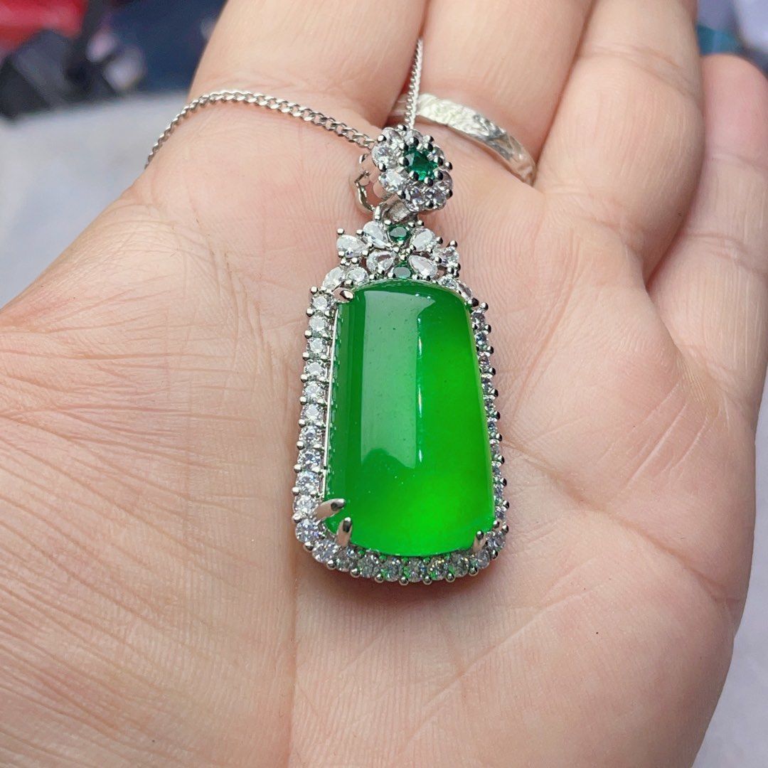 天然帝王绿玉髓吊坠女款无事牌玉坠挂件项链玉石玉佩送女友带证书