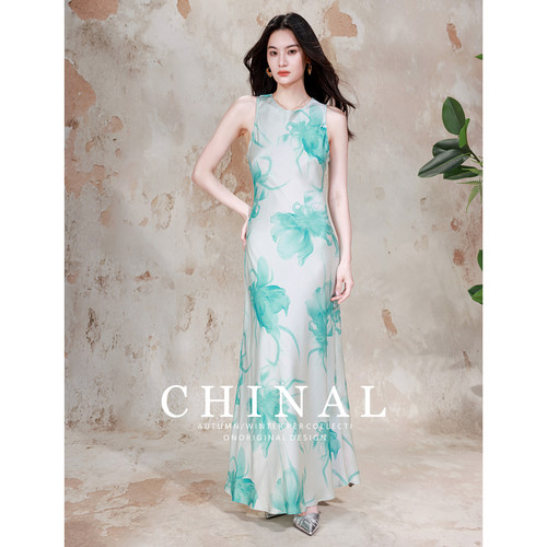 CHINA轻奢高级感三醋酸连衣裙女2026夏季高级感花朵无袖背心长裙