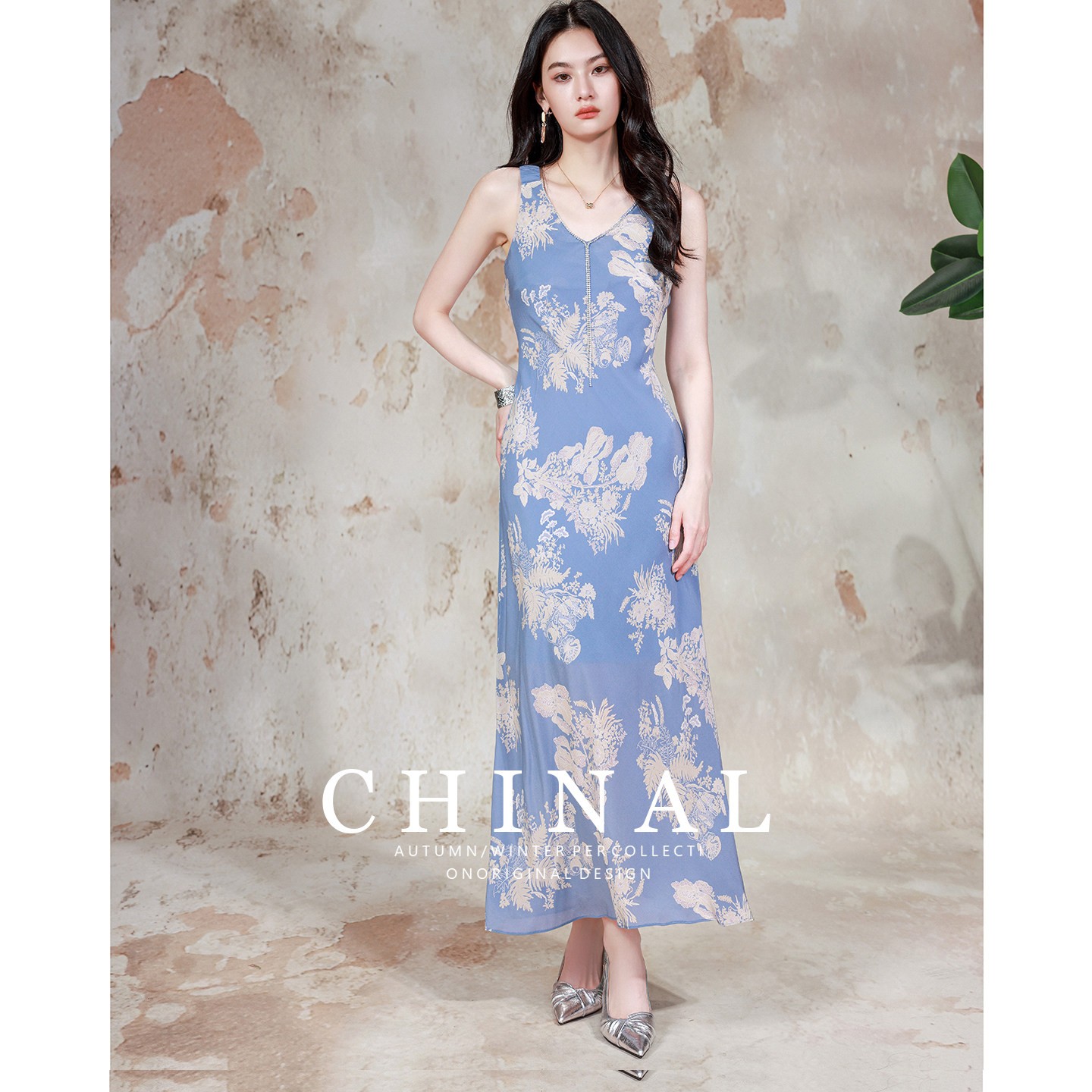 CHINAL45度斜裁桑蚕丝印花连衣裙女法式修身钻珠装饰真丝鱼尾长裙