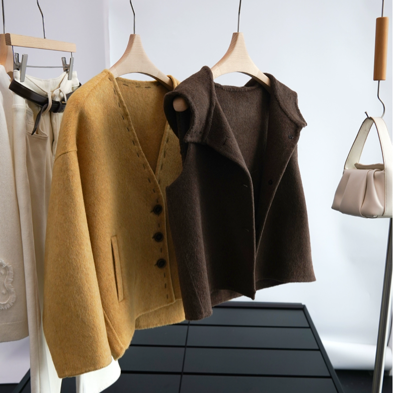 瑞店感百搭时尚宽松羊毛外套(配可拆卸马甲)（含70羊毛）25XN1569