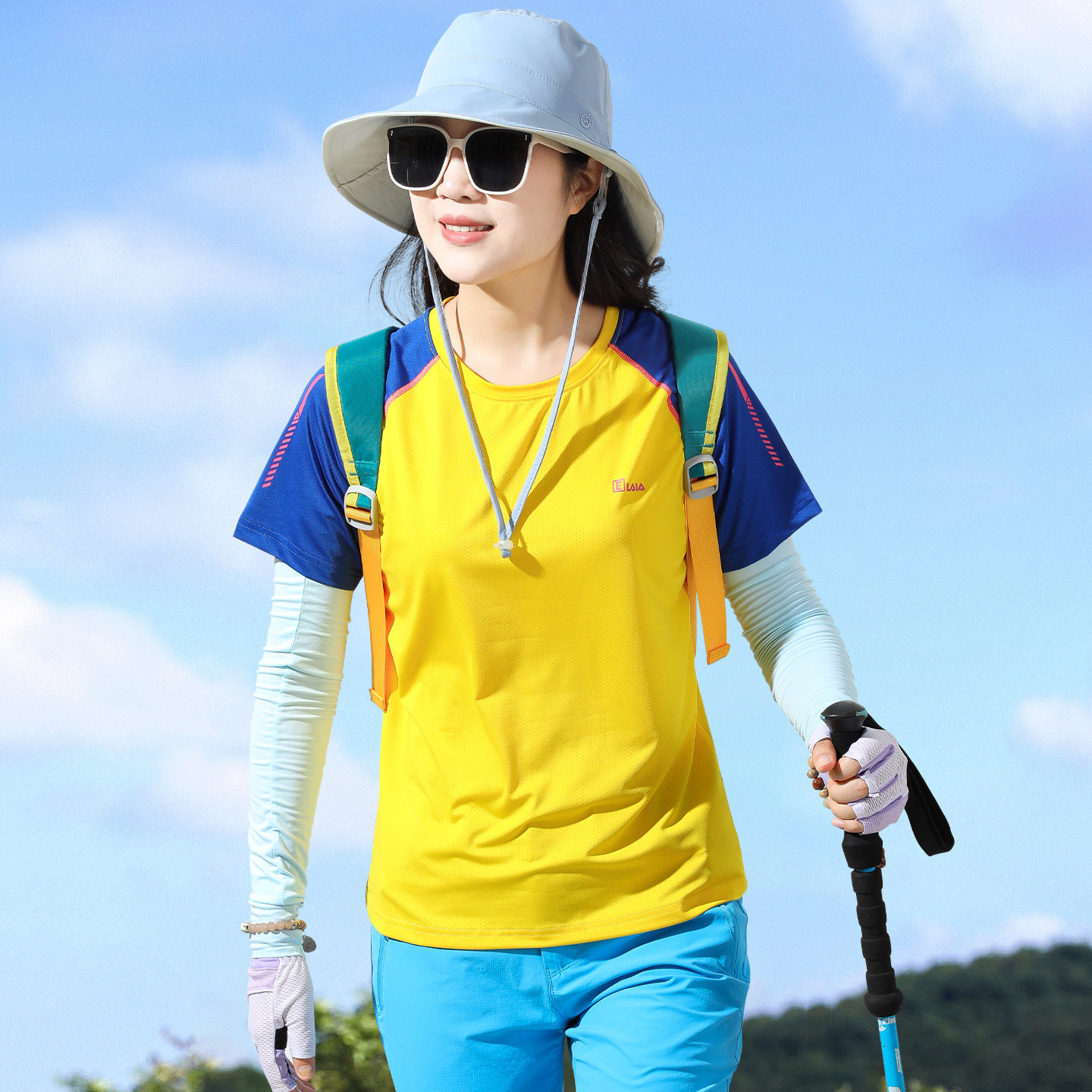 夏季短款修身运动健身短袖女士2025新款户外休闲圆领吸湿速干t恤图片