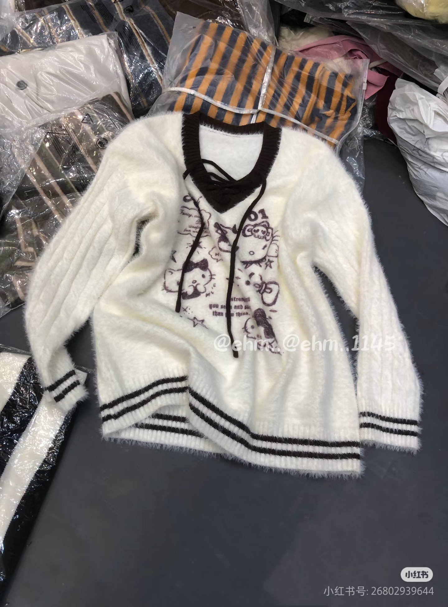 学院风可爱撞色V领设计感马海毛