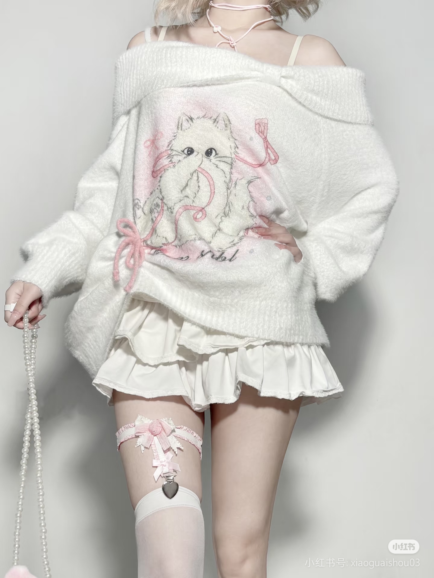 日系甜美可爱猫咪露肩水貂绒针织衫女秋冬奶软糯别致设计感毛衣潮