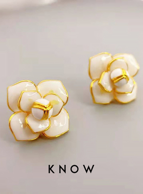 KNOW小香风珐琅釉贝母白色山茶花耳环耳钉高级感硅胶耳夹无耳洞