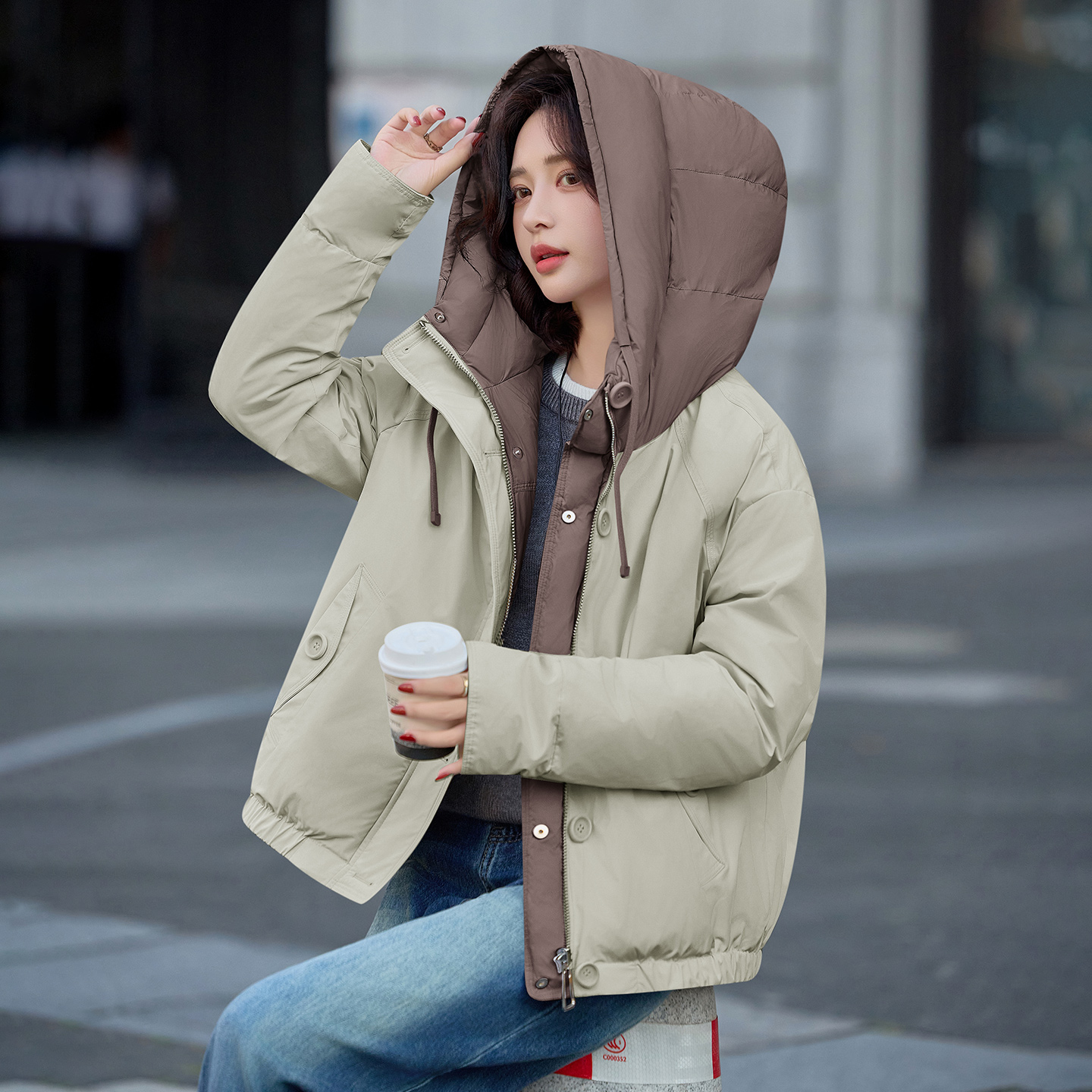 两面穿连帽羽绒服女短款2025冬季