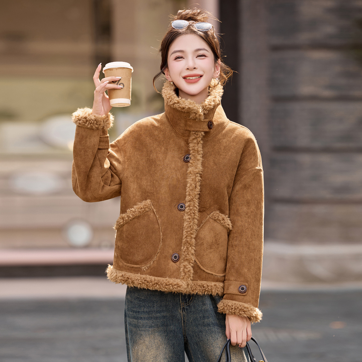 麂皮绒羊羔毛短外套女