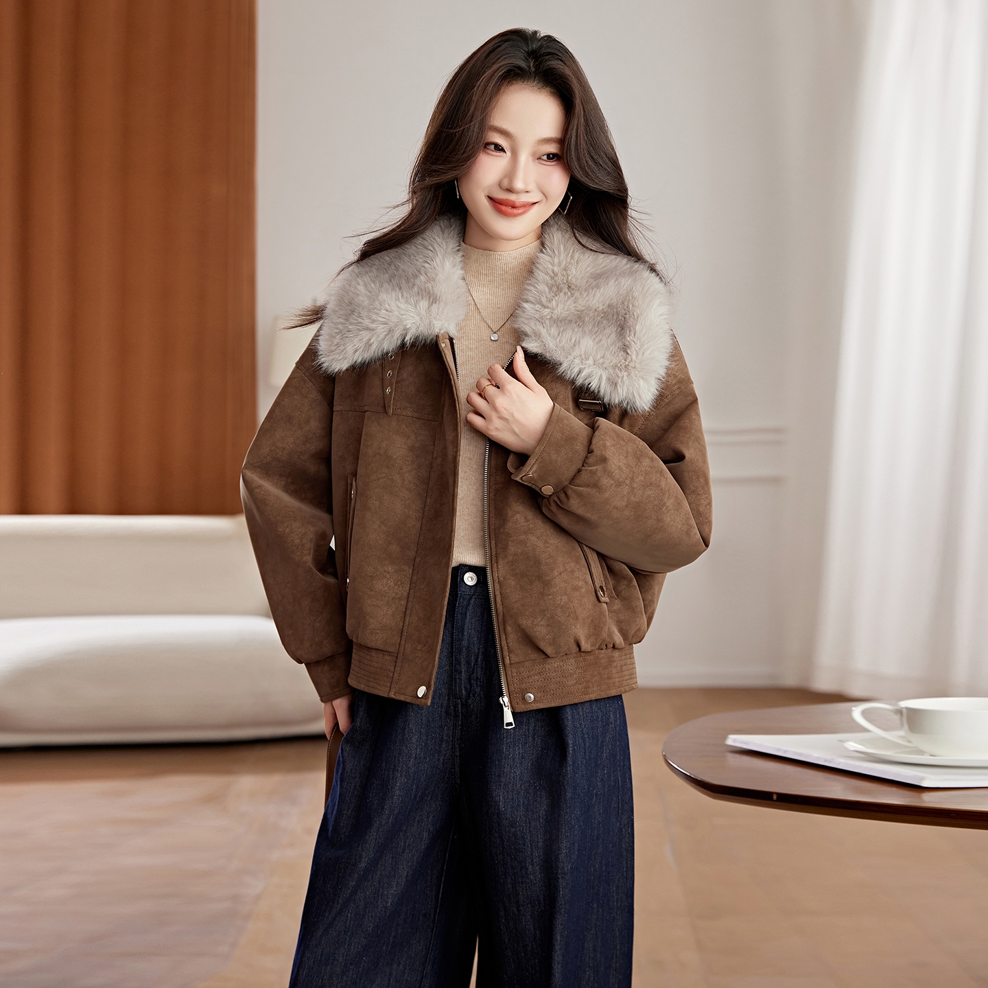 大毛领短外套女2025年冬季新款
