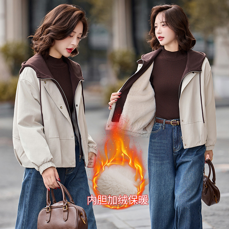 连帽假两件派克服女短款