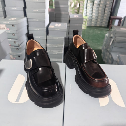comely/康莉撤柜正品舒适厚底轻便舒适休闲乐福鞋女新款复合单鞋