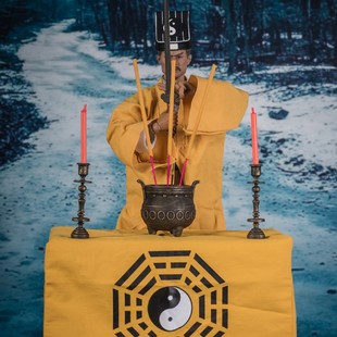 YYTOYS 1/6可动兵人偶模型九叔林正英手办中国僵尸道长豪华版2.0