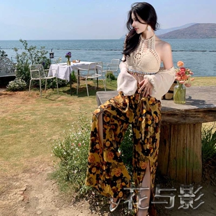 波西米亚阔腿裤女夏黄色碎花拖地裤海边度假高腰长裤垂感开叉裙裤