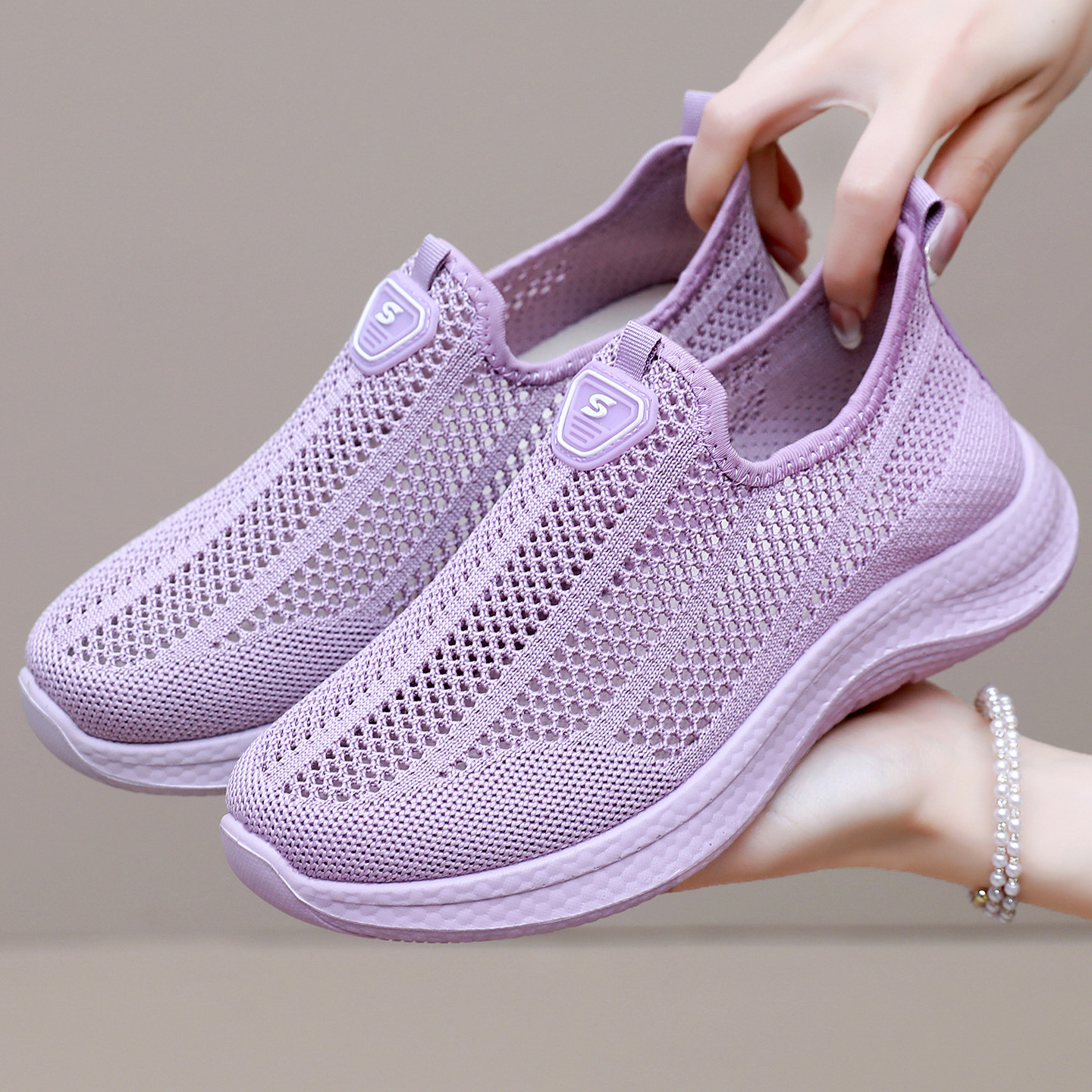 夏季老北京布鞋女网面妈妈鞋透气镂空网布凉鞋中老年网眼运动鞋女