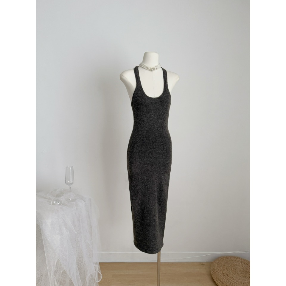 titi小姐姐西西里的美丽传说针织连衣裙女秋冬修身挂脖打底裙