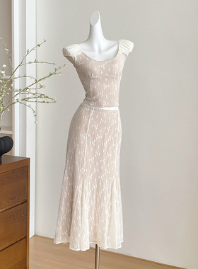 CookABide 法式蕾丝提花u领半透上衣鱼尾半裙套装