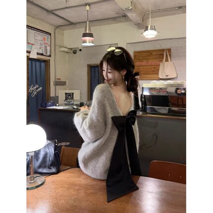 慵懒风露背蝴蝶结圆领毛衣女秋季复古长袖针织衫宽松显瘦灰色上衣
