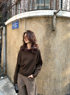 Hers-冬季新款可斜肩两穿气质简约复古日常毛毛领保暖毛衣女92840