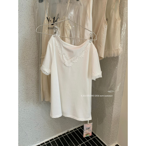Y.JIA伊嘉十三行夏镂空蕾丝v领宽松设计感显瘦白色短袖T恤女9027