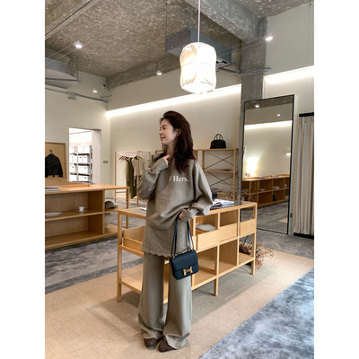 Hers冬季新款简约韩系气质姐系两件套毛衣+屁帘休闲裤套装女92830