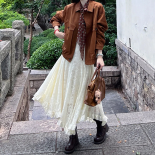 白色蕾丝拼接重工半身裙女春季不规则蛋糕长裙大码梨形伯克利裙子