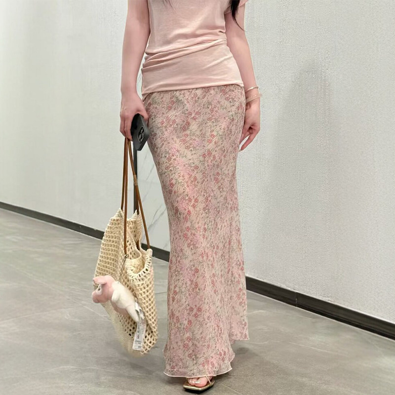 多巴胺粉色碎花半身裙大码女装a字雪纺包臀长裙梨型身材伯克利裙