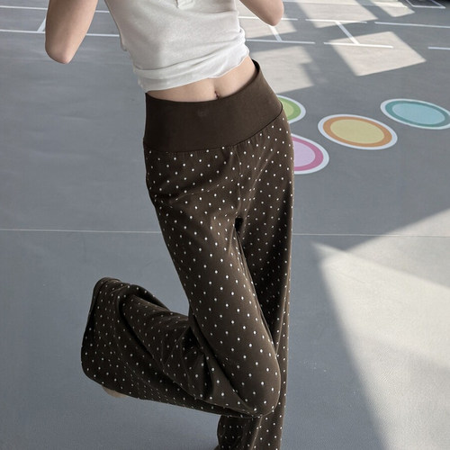 买到了很满意的咖色波点裤子~