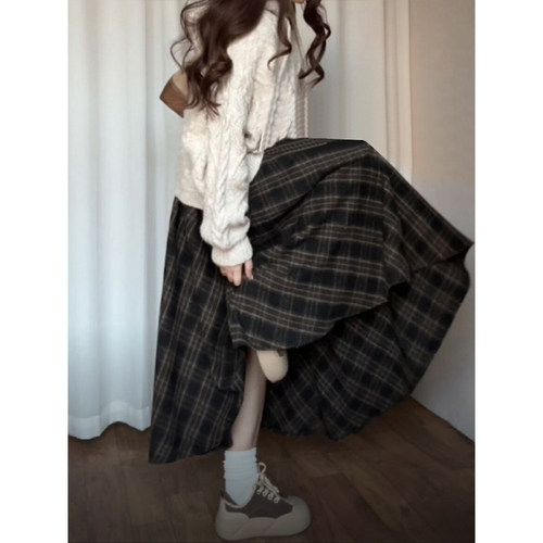 谁懂冬天美拉德风的格子半裙啊！