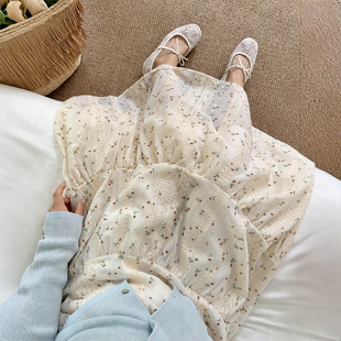 蛋糕裙大码 中长款 温柔风裙子 女装 绝美巨好看米白色碎花半身裙春季