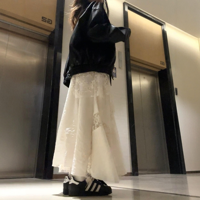白色不规则蕾丝半身裙真的巨百搭