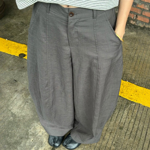 灰色气球阔腿裤解锁松弛感穿搭！