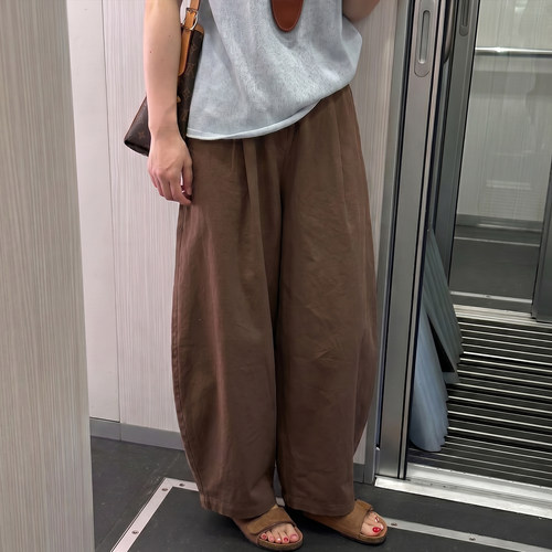 粗腿宽胯闭眼冲棕色弯刀裤巨显瘦