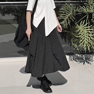 韩系不规则黑白格子半身裙女秋季 伞裙 大码 胖mm显瘦设计感a字长款