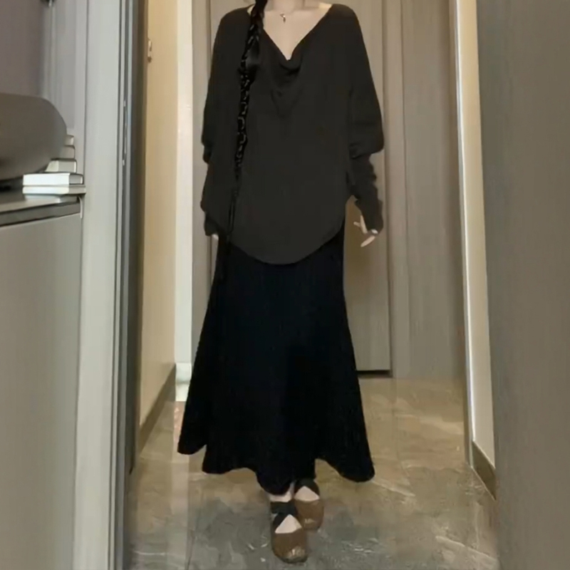 步步生莲的黑色鱼尾裙氛围感拉满